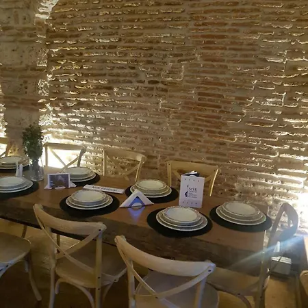 Hotel Le Petit Paris - Pazari