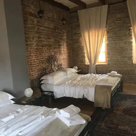 Hotel Le Petit Paris - Pazari *