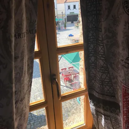 Le Petit Paris - Pazari Hotel