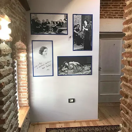 Hotel Le Petit Paris - Pazari *