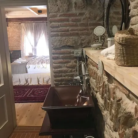 Le Petit Paris - Pazari Hotel Korce